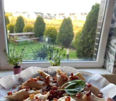Matarnia Bed & Breakfast | Convenient Stay at Sleepinn Gdansk Airport with Breakfast