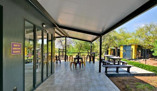 Musina Hotel | Cozy SleepOver Beitbridge: Ideal for Families with Kitchen