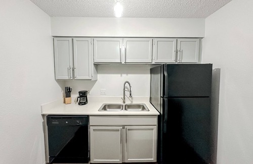 Windsor Park Apartment | Sleepover : Charming 1BD/1BA + Gym - Austin TX