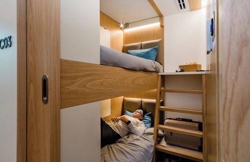Doha Hotel | Relax at Sleep 'n Fly Lounge & Showers - Ideal for Transit