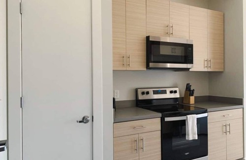 Des Moines Apartment | Exclusive Studio with Gym - Highly Rated in Des Moines