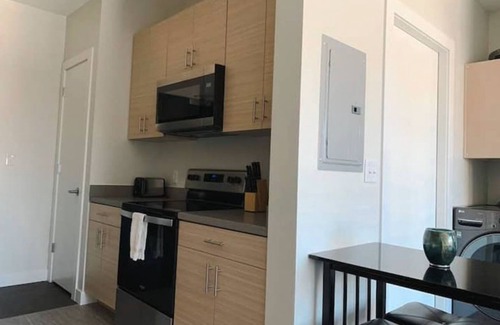 Des Moines Apartment | Exclusive Studio with Gym - Highly Rated in Des Moines