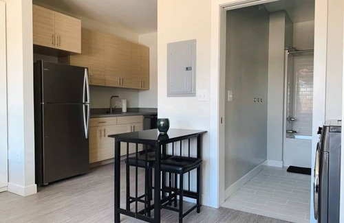 Des Moines Apartment | Exclusive Studio with Gym - Highly Rated in Des Moines