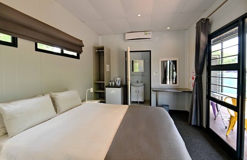Komatipoort Hotel | Cozy Stay at Sleepover Komatipoort with Family-Friendly Amenities