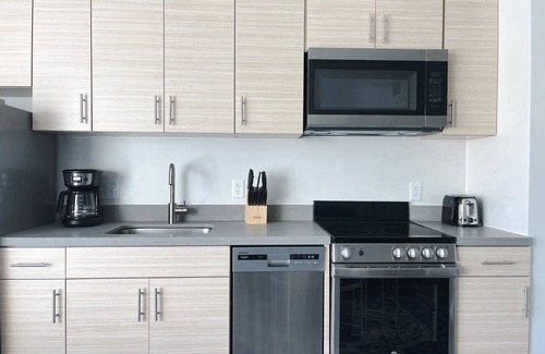 Des Moines Apartment | Inviting Studio with Gym Access - Perfect for Family Stays