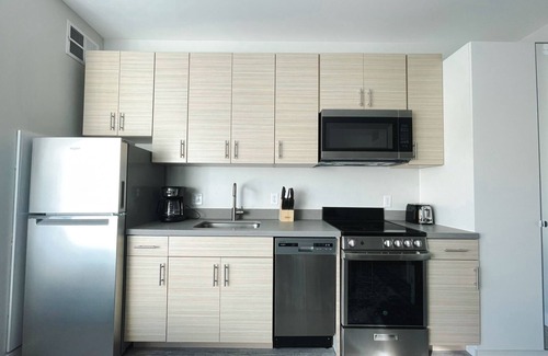 Des Moines Apartment | Inviting Studio with Gym Access - Perfect for Family Stays