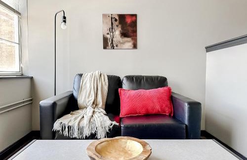 Downtown Springfield Apartment | Comfortable Sleepover Luxe Downtown Springfield Apartments