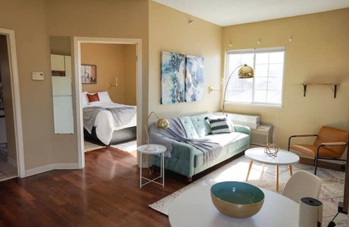 Wichita Apartment | Comfortable 1BD/1BA with Pool & Gym in Downtown Wichita