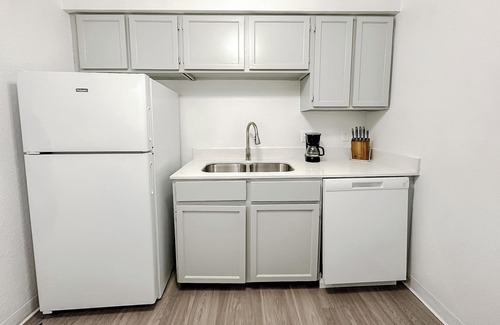 Windsor Park Apartment | Sleepover : Serene 1BD/1BA + Gym - Austin TX