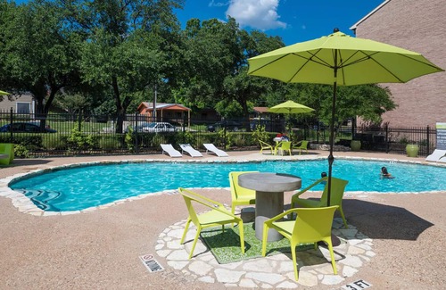 Windsor Park Apartment | Sleepover : Serene 1BD/1BA + Gym - Austin TX