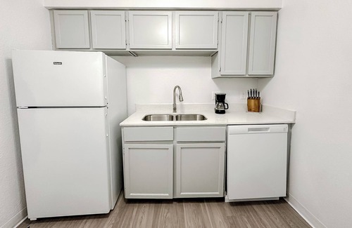 Windsor Park Apartment | Sleepover : Spacious 1BD/1BA + Gym - Austin TX