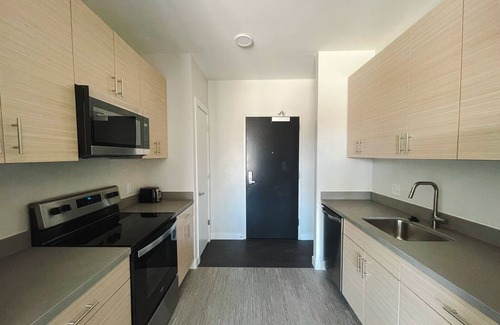 Des Moines Apartment | Upscale Studio with Gym Access in Des Moines