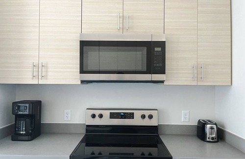 Des Moines Apartment | Upscale Studio with Gym Access in Des Moines