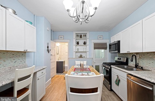 Wilmington House | Spacious 5-Bedroom Retreat Perfect for Extended Stays