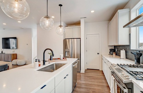 Mountain Green House | Ideal Family Retreat Near Snowbasin with Fast Wi-Fi