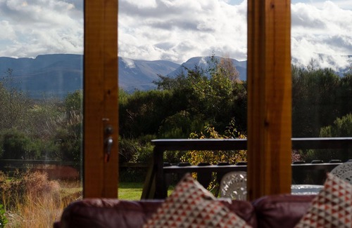 Aviemore House | Spacious Getaway: Sleeps 10 with Spa and Hot Tub Amenities