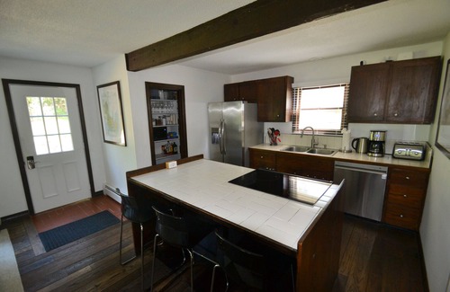Edgartown House | Spacious 10+ Sleeper with Ocean View – Steps to Downtown