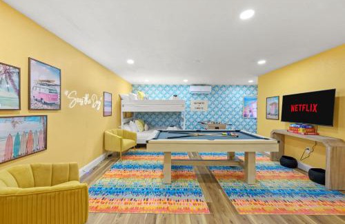 Madeira Beach House | Sleeps 10 Pool Hot Tub Sport Court Pool Table