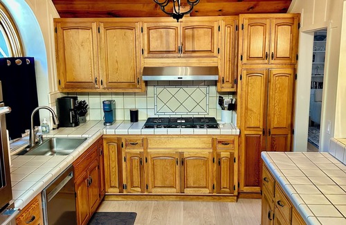 Northwest Carmel Cottage | Family-Friendly Paradise: Peace of Heaven in Carmel
