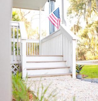 Port Royal House | Spacious 5-Bedroom Retreat with Deck Near PI & Beaufort