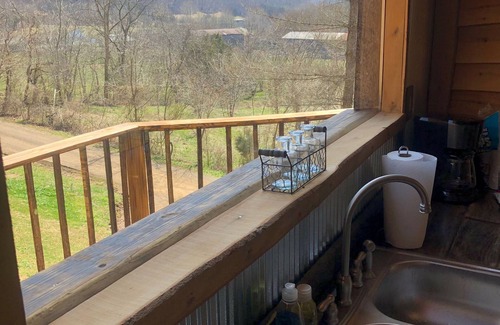 Lynx Cabin | Exceptional Stay for 12 with Breathtaking Views and Amenities