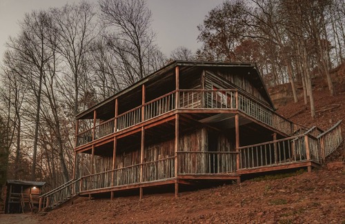 Lynx Cabin | Exceptional Stay for 12 with Breathtaking Views and Amenities