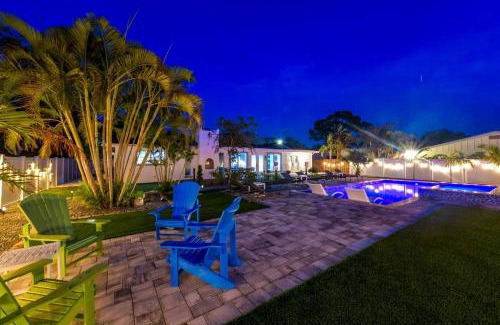 Bradenton House | Family-Friendly Pool House with Spa Near the Beach