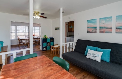 Round Rock House | Guest Rated 10/10 - Peaceful Retreat with Kitchen & Space