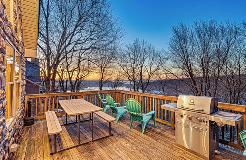 Lake Harmony House | Sleeps 20, Poconos Home - Hot Tub, Fire Pit, Games - Views -Super Spacious