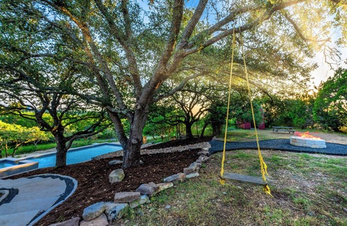 West Oak Hill House | Sleeps 20, Private Pool, Backyard, Luxurious Home!