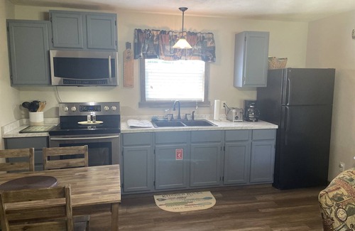 Cassville Condo | Family-Friendly Unit 4b with Pool Near Big M Marina