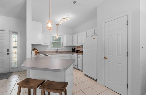 Navarre House | Family-Friendly Retreat: 2 Bedrooms, Pool & Beach Access