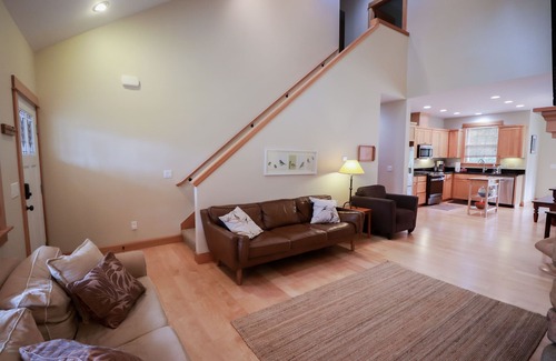 Manzanita House | Family-Friendly Getaway: Steps from the Beach with Ocean View