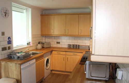 Achachork House | Family-Friendly 4BR House with Ocean View in Central Portree