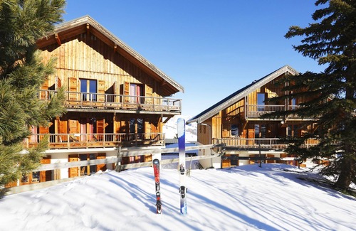 La Toussuire Condo | Perfect Mountain Retreat for 6 with Free Shuttle Service