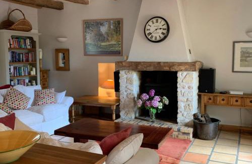 Saint-Meard-de-Gurcon House | Pet-Friendly Holiday Homes in Saint-Méard-de-Gurçon