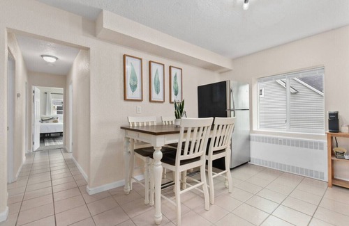 Sheboygan Apartment | Spacious Oceanfront Retreat for 7 - Pets Welcome!