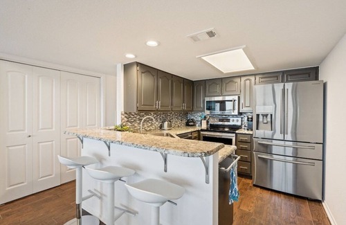 Briarcliff Condo | Waterfront Retreat with Pool, Hot Tub & Boat Slip for Groups
