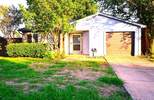 The Colony House | Sleeps 8,3 bed, 2 bath, North Dallas in Colony, 20 mins from DFW/DAL Airport