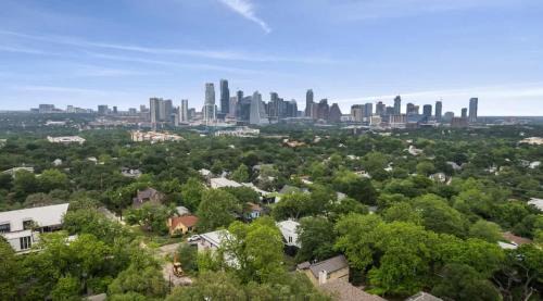 Barton Heights House | Sleeps 8 Luxury Home near Zilker