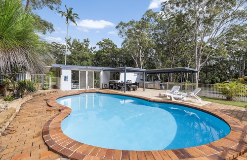Arakoon House | Ideal Retreat for 9 with Pool & Oceanfront Views