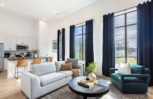 Nashville House | Sleeps 90 | Brand New Modern Condos | The Heights