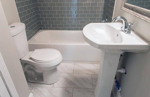 St. Michael's House | Sleeps10-garden-freeparking-bbq-familyfriendly
