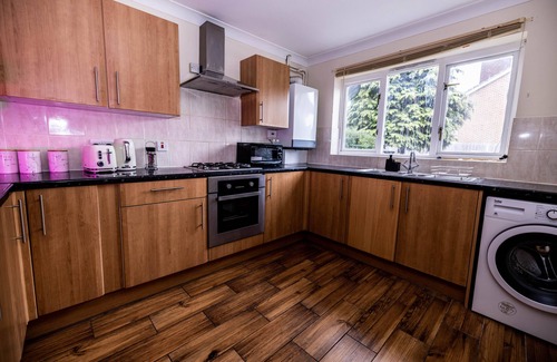 Peckham House | Family-Friendly 3-Bed House in Central London with Breakfast