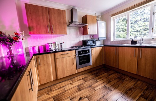 Peckham House | Family-Friendly 3-Bed House in Central London with Breakfast