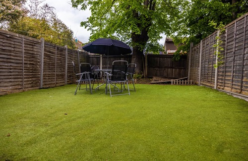 Peckham House | Family-Friendly 3-Bed House in Central London with Breakfast