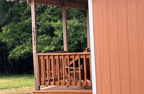 Floyd Cabin | Cozy Sleepy Bear Cabin with Ocean Views in Floyd, VA