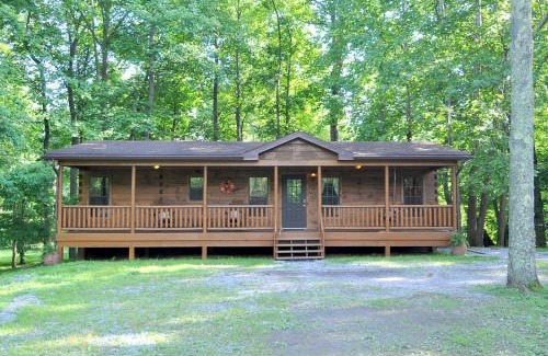 Berkeley Springs Ski Chalet | Pet-Friendly Sleepy Creek: A Family-Friendly Retreat