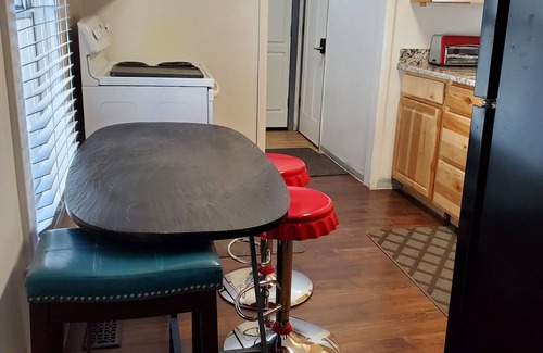 Nevada - Lidgerwood House | Relaxing Sleepy Dreams Hotel with Spa & Hot Tub in Spokane