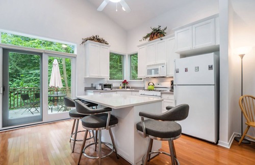 South Haven Villa | Discover Sleepy Hollow Beach Resort & Patio 30 with Ocean Views